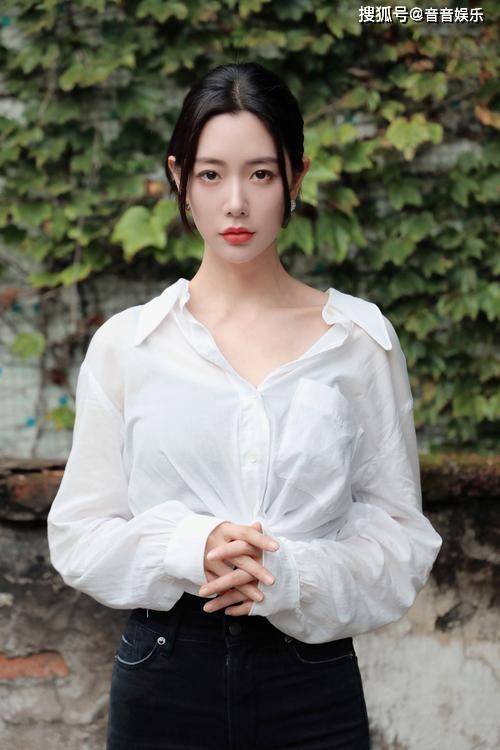 嘴唇直播下载 暗夜迷情